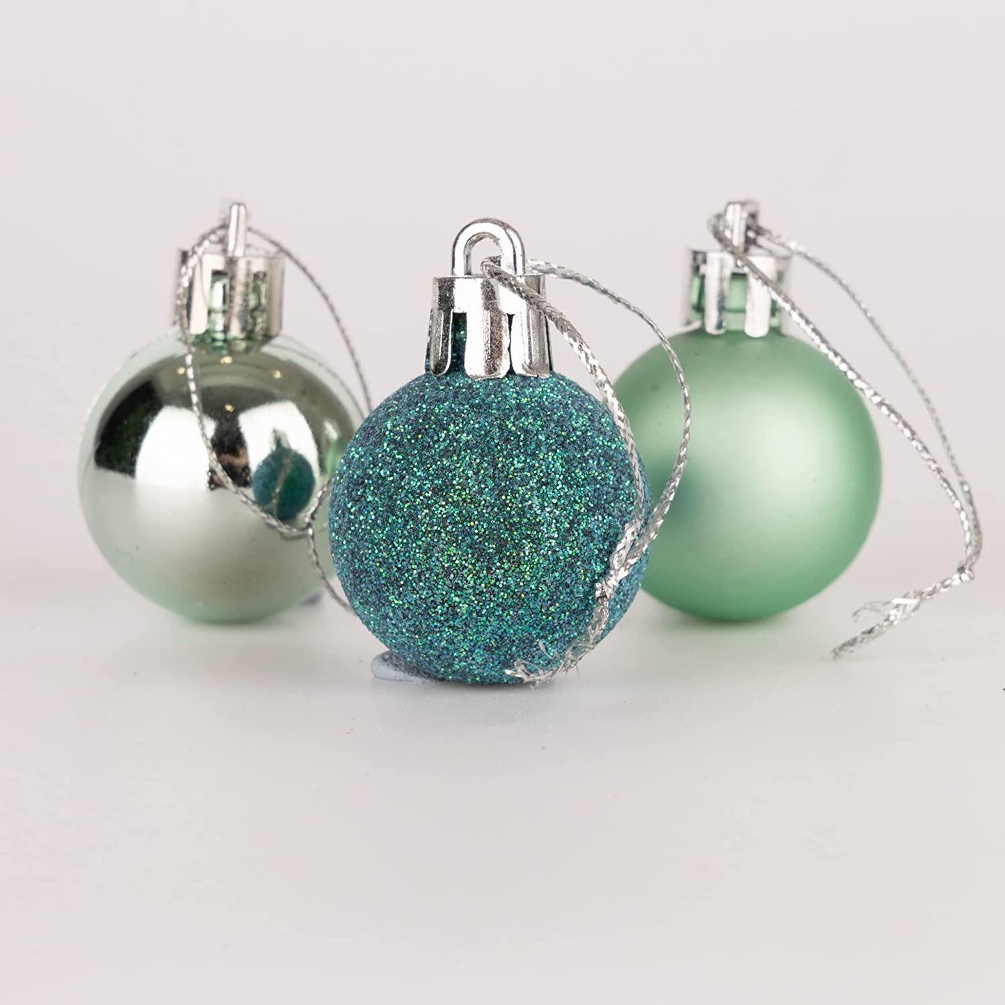 12 pcs Turquoise 3cm Baubles (PVC)