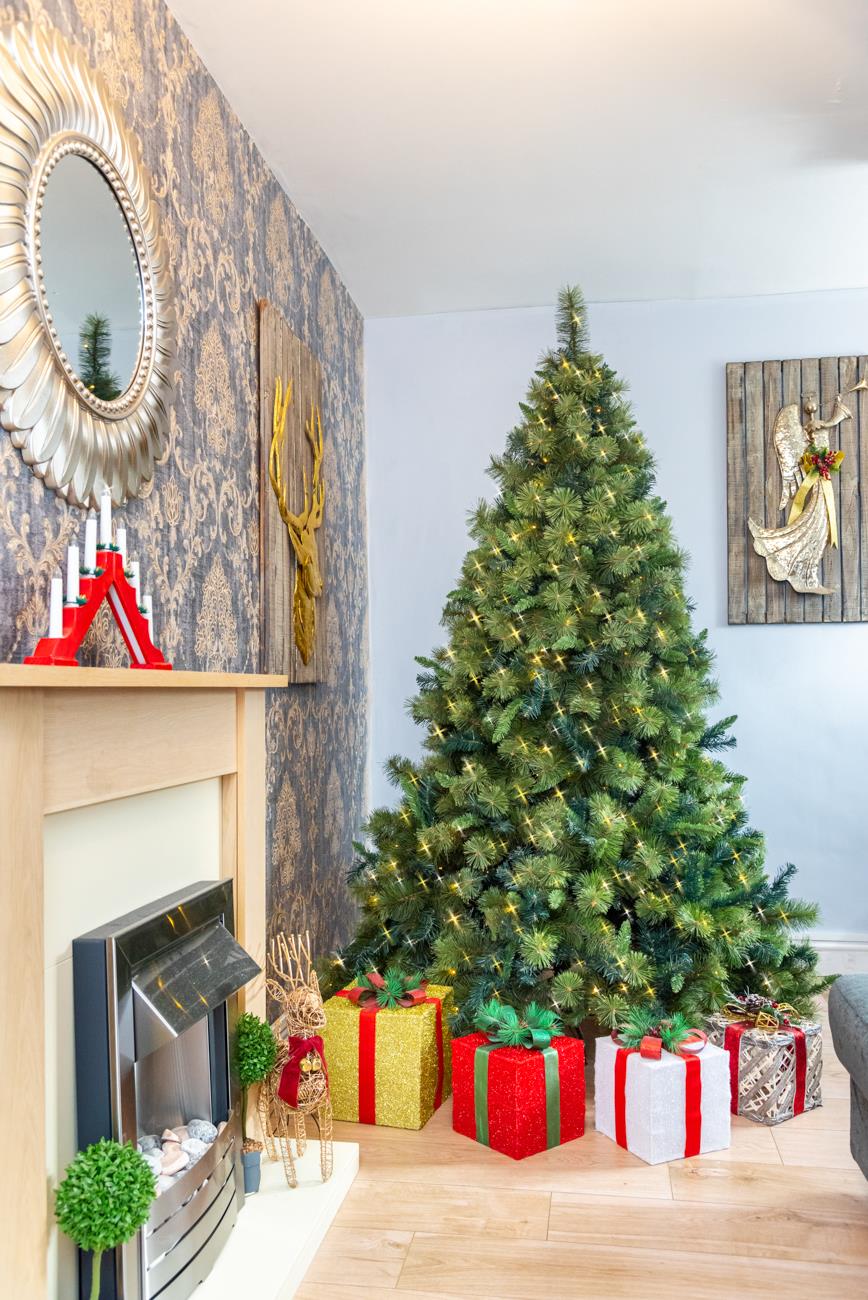 6ft Pre-Lit Green Christmas Tree