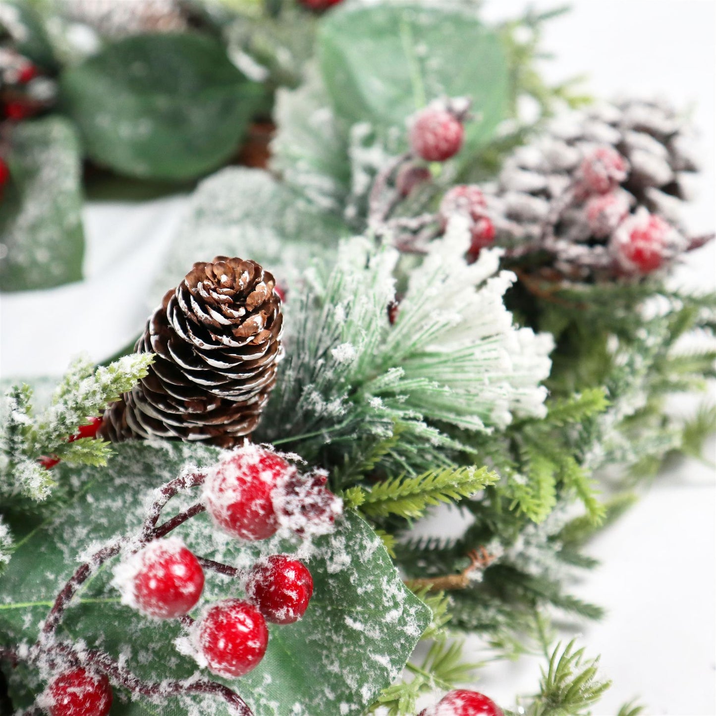 60cm Decorative Wreath with Berry Flowers