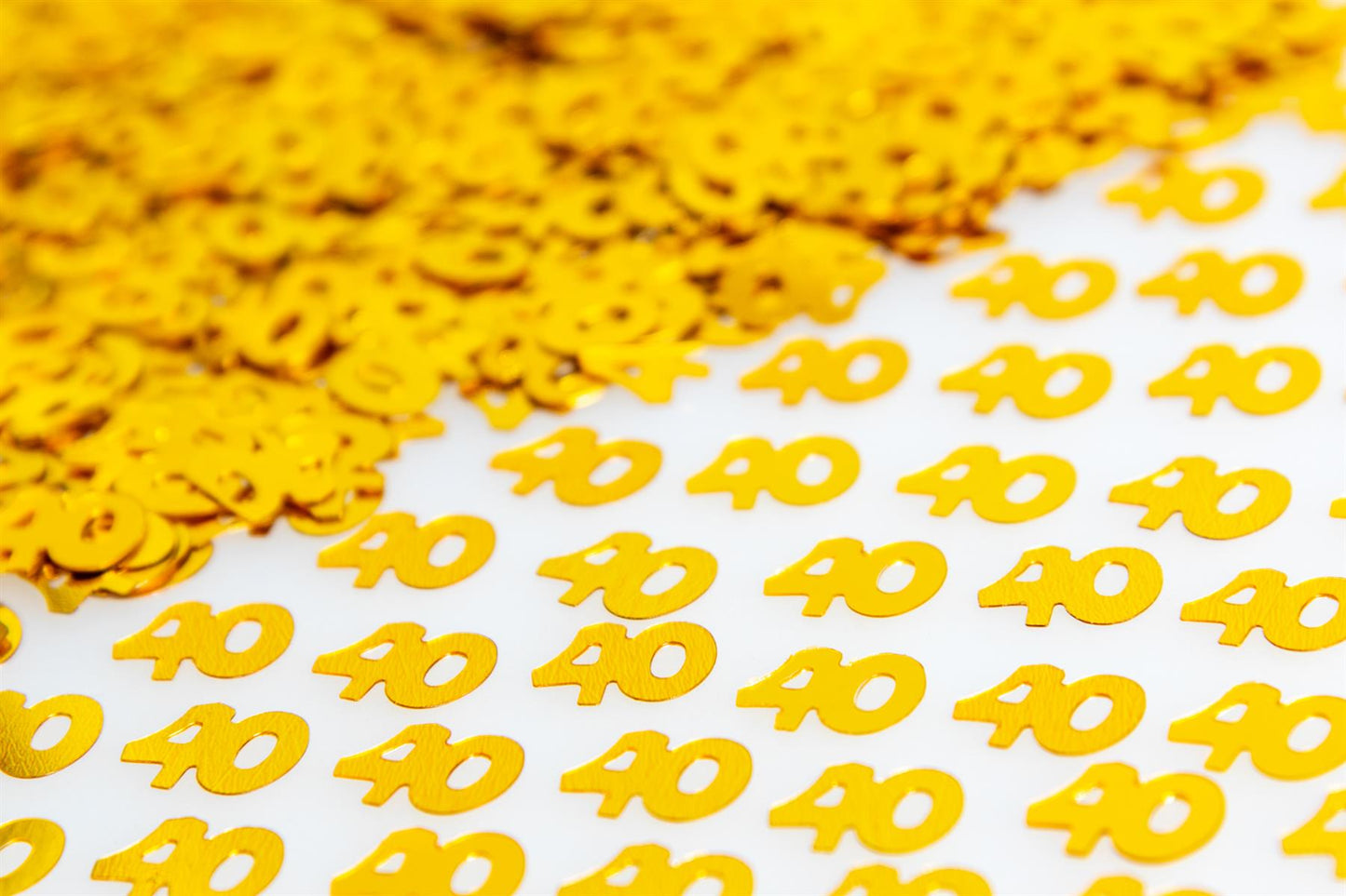 2 packs 40th Gold Confetti