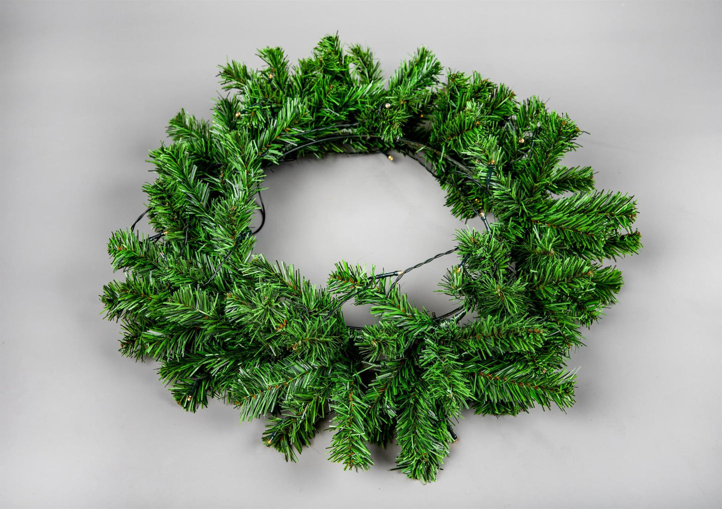 Pre-Lit Warm White LEDs Alaskan Pine Green Wreath - 55cm