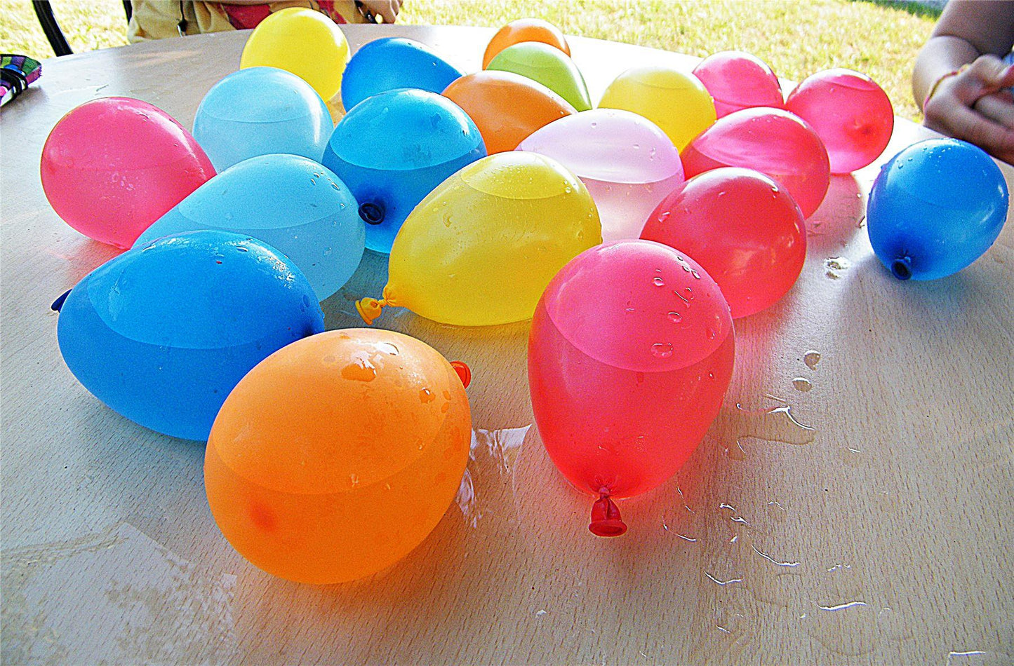 150 Assorted Colour Water Balloons Bombs