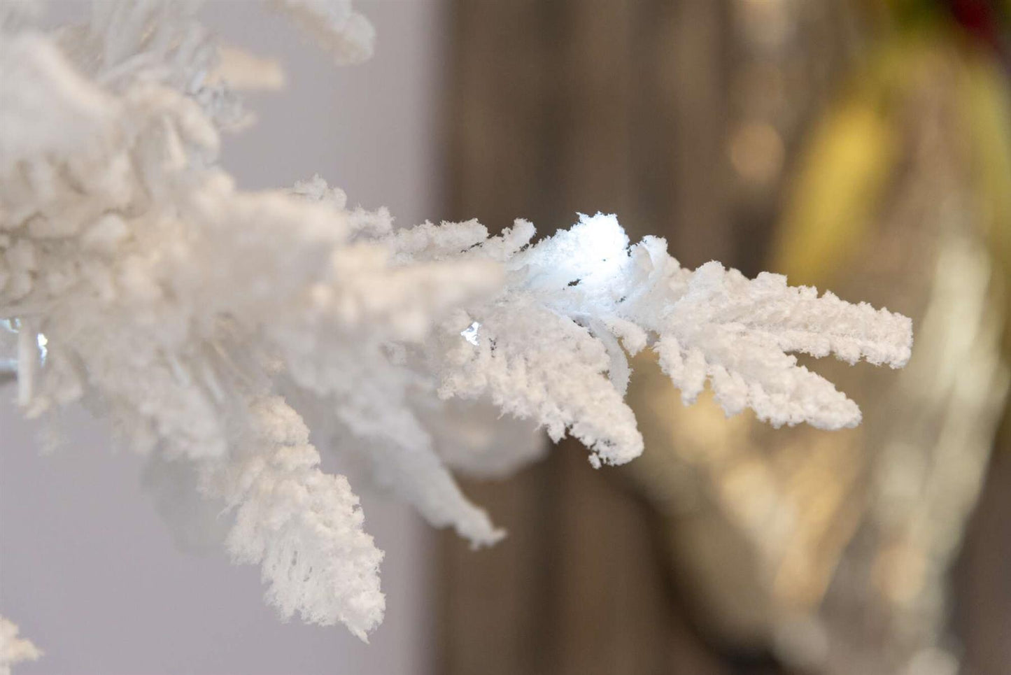 180cm Bavarian Pine White Flocked Christmas Tree - 6ft