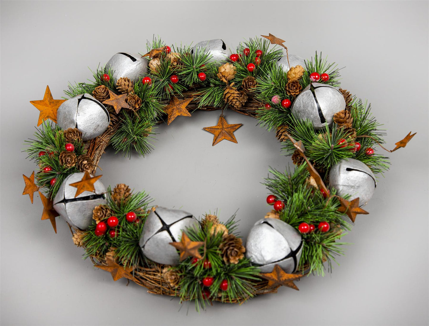 25cm Wreath with Silver Bells