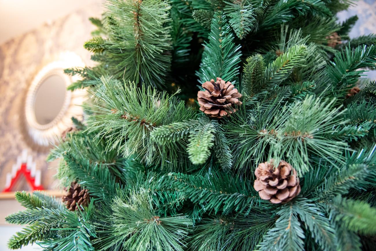 6ft Californian Boulder Pine Christmas Tree, 180cm