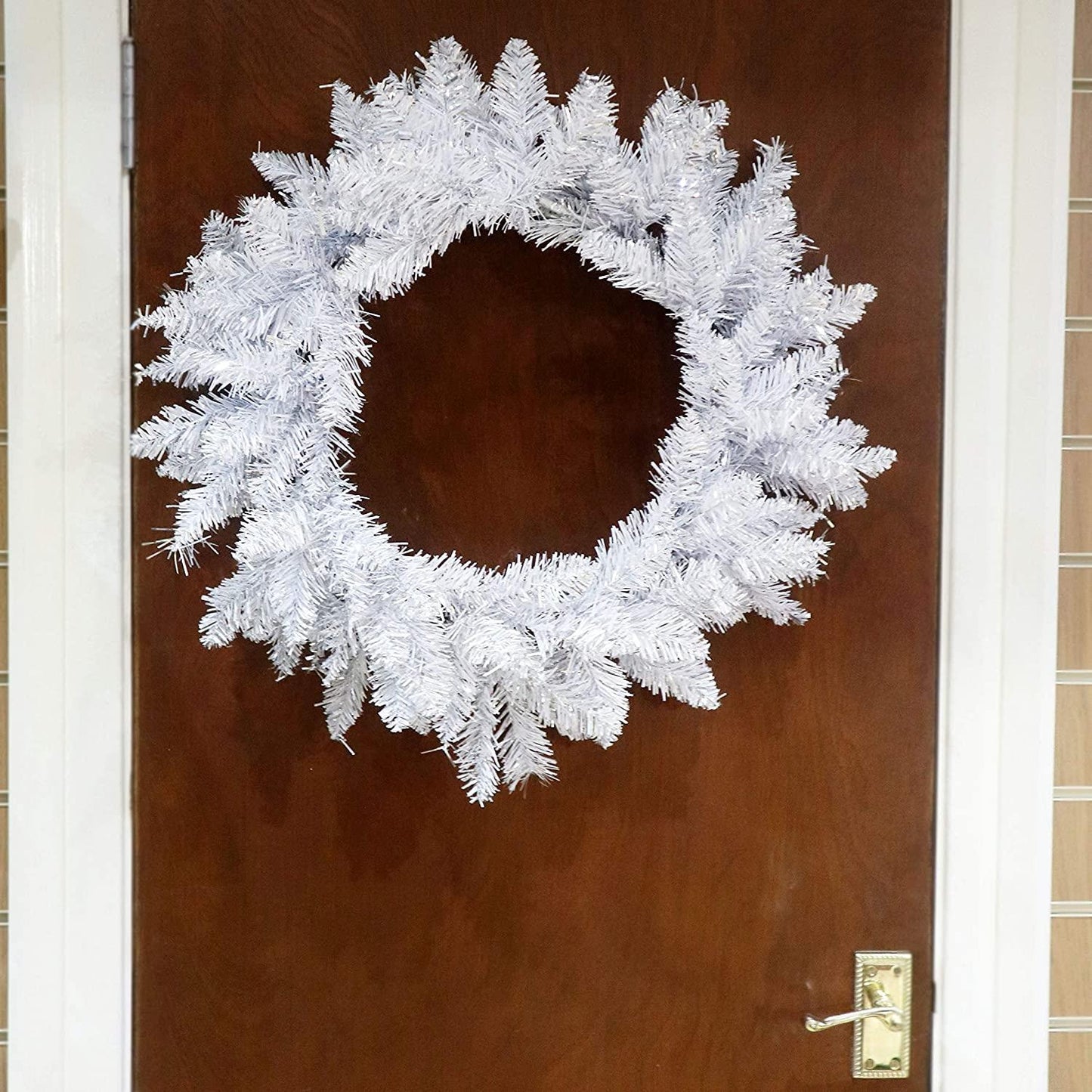55cm Pine Wreath with 120 Tips