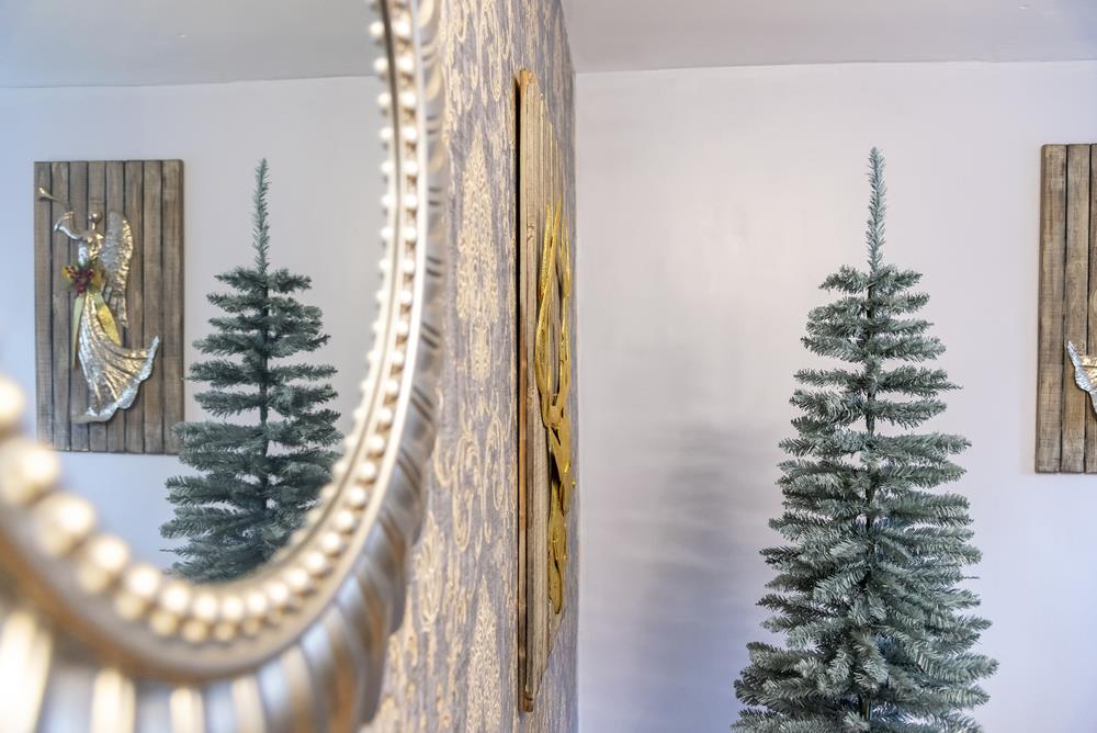 6ft Frosty Green Pencil Tree