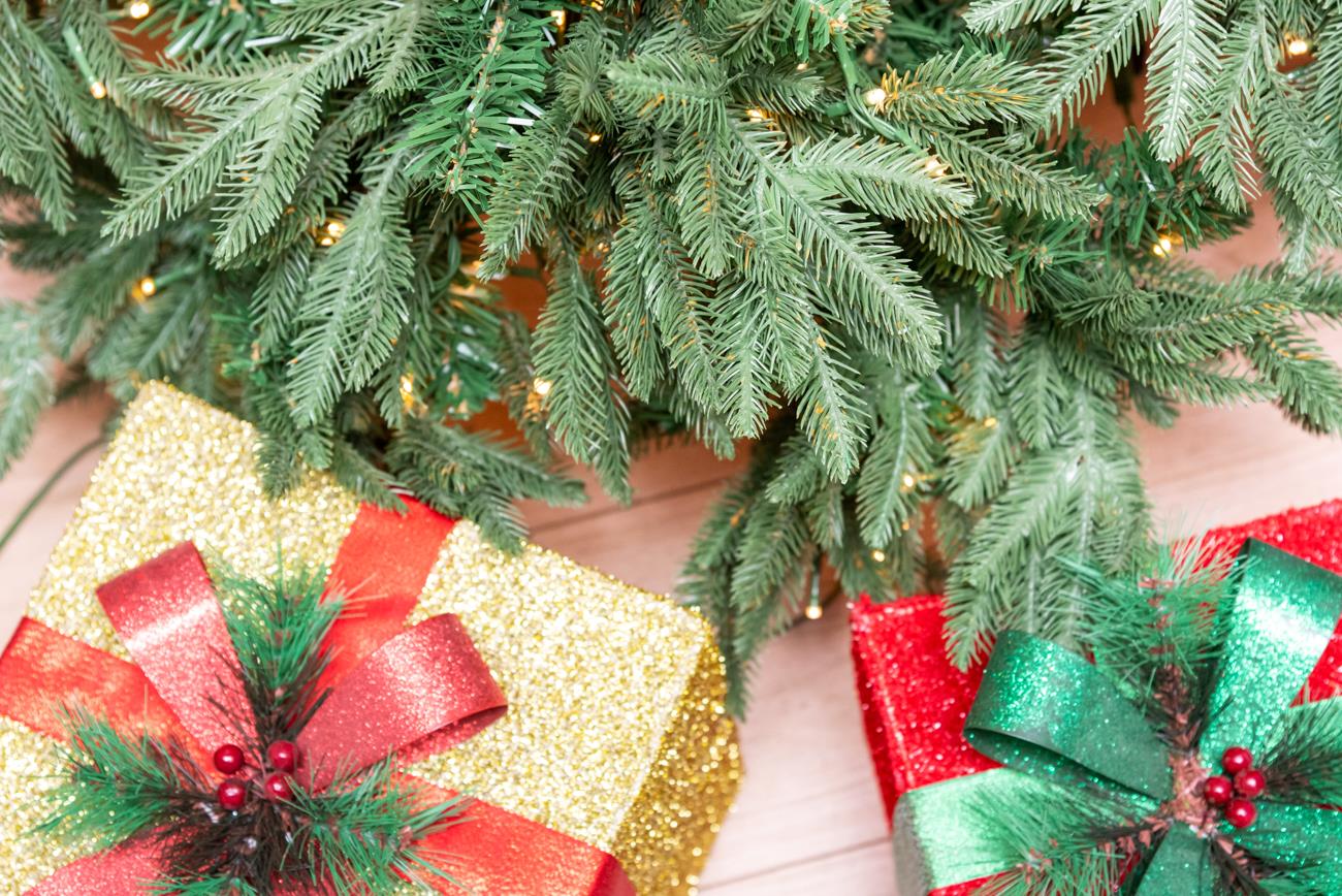 8ft Super Sparkly Las Vegas Pine Tree