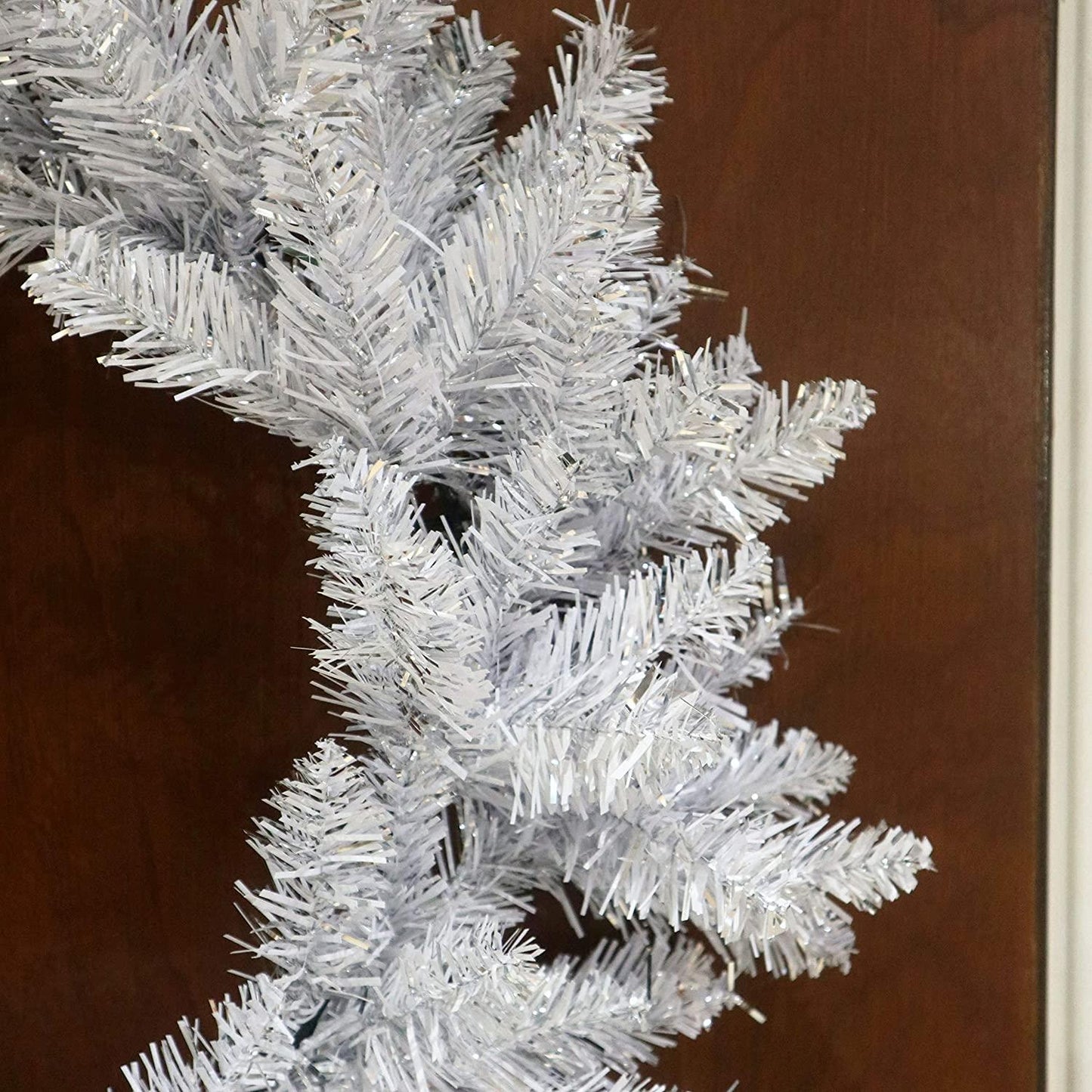 55cm Pine Wreath with 120 Tips