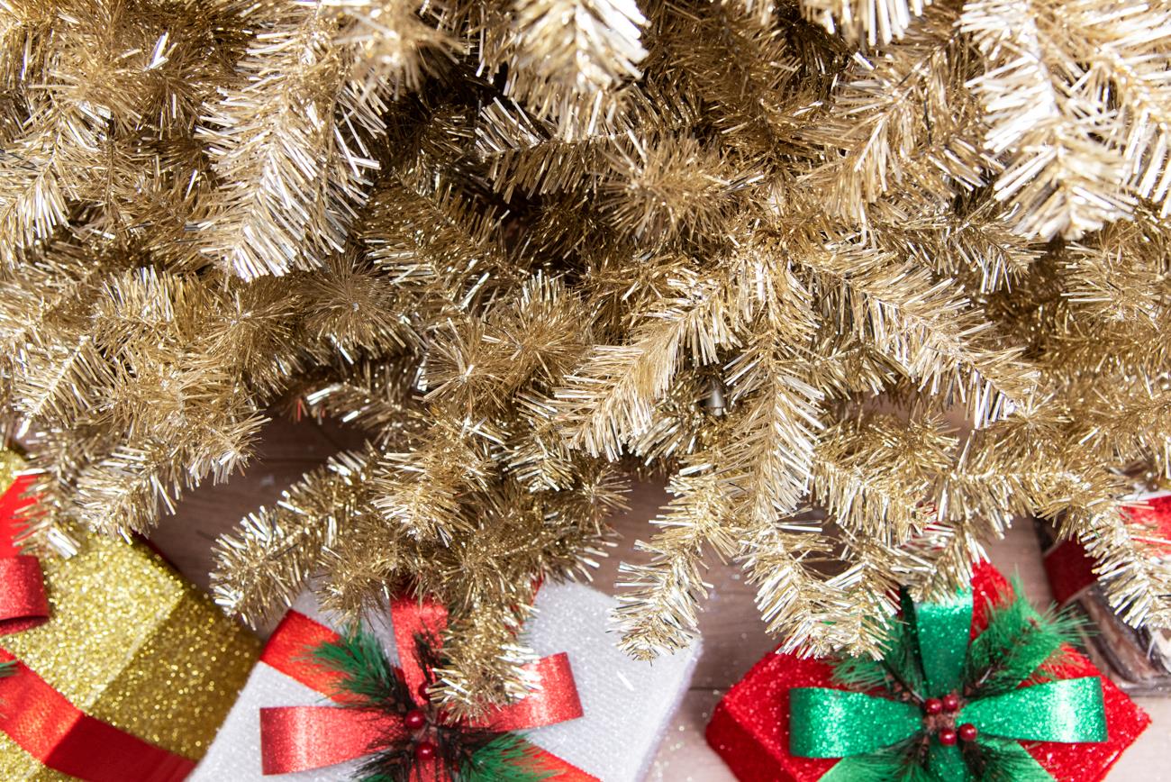 6ft Gold Tinsel Tree