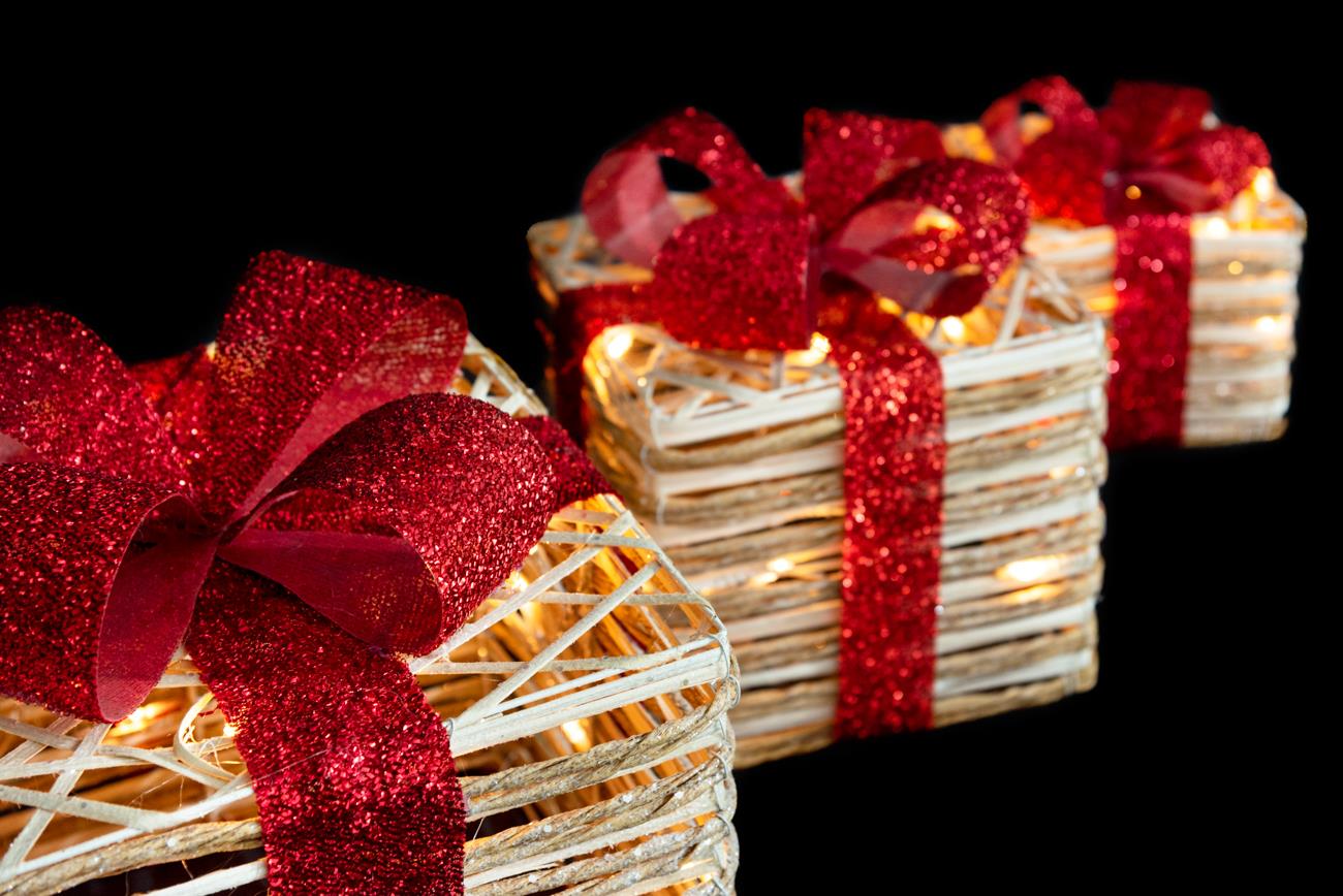 Rattan Gift Box with LEDs