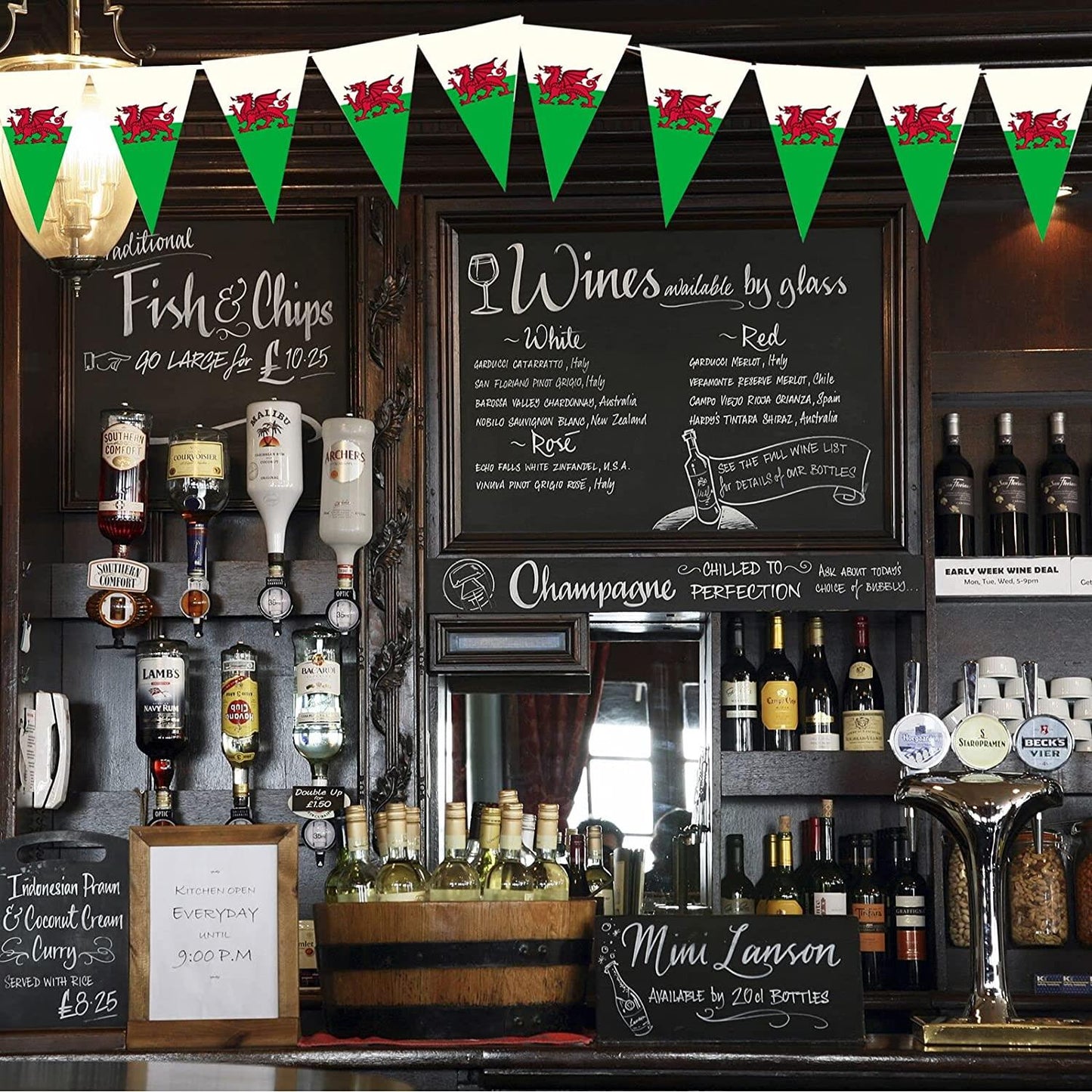 Welsh Triangle 20X30CM Bunting 10M 25Flags