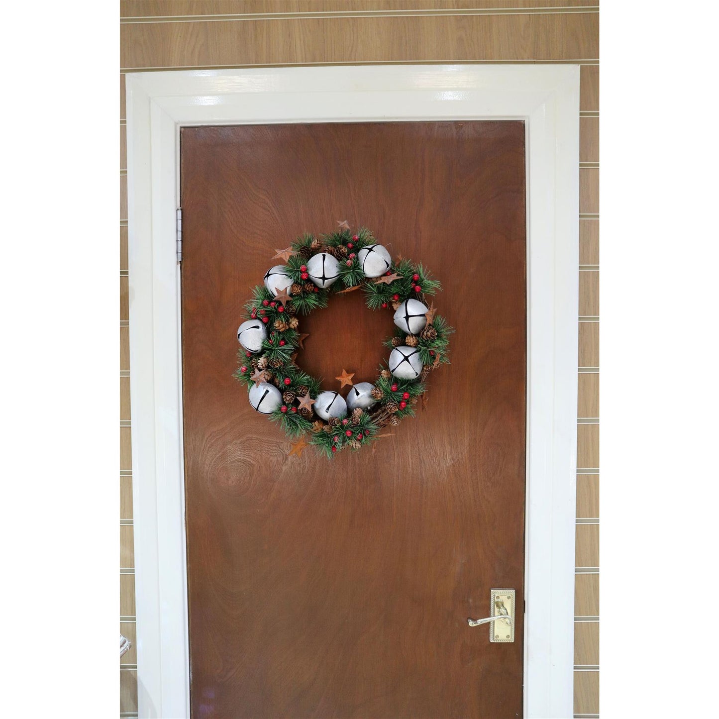 25cm Wreath with Silver Bells