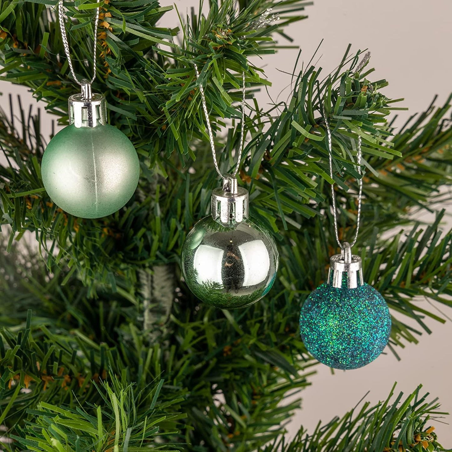 24pcs Turquoise Baubles 3cm PVC Set