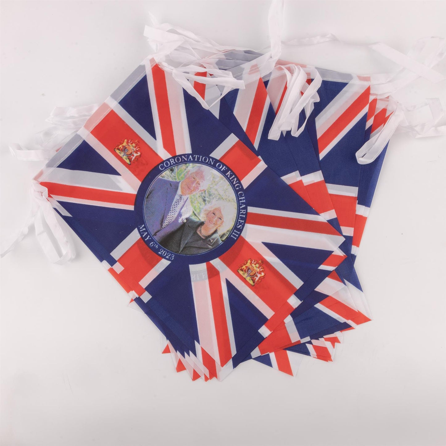 Charles & Camilla Bunting (10m, 24 Flags)