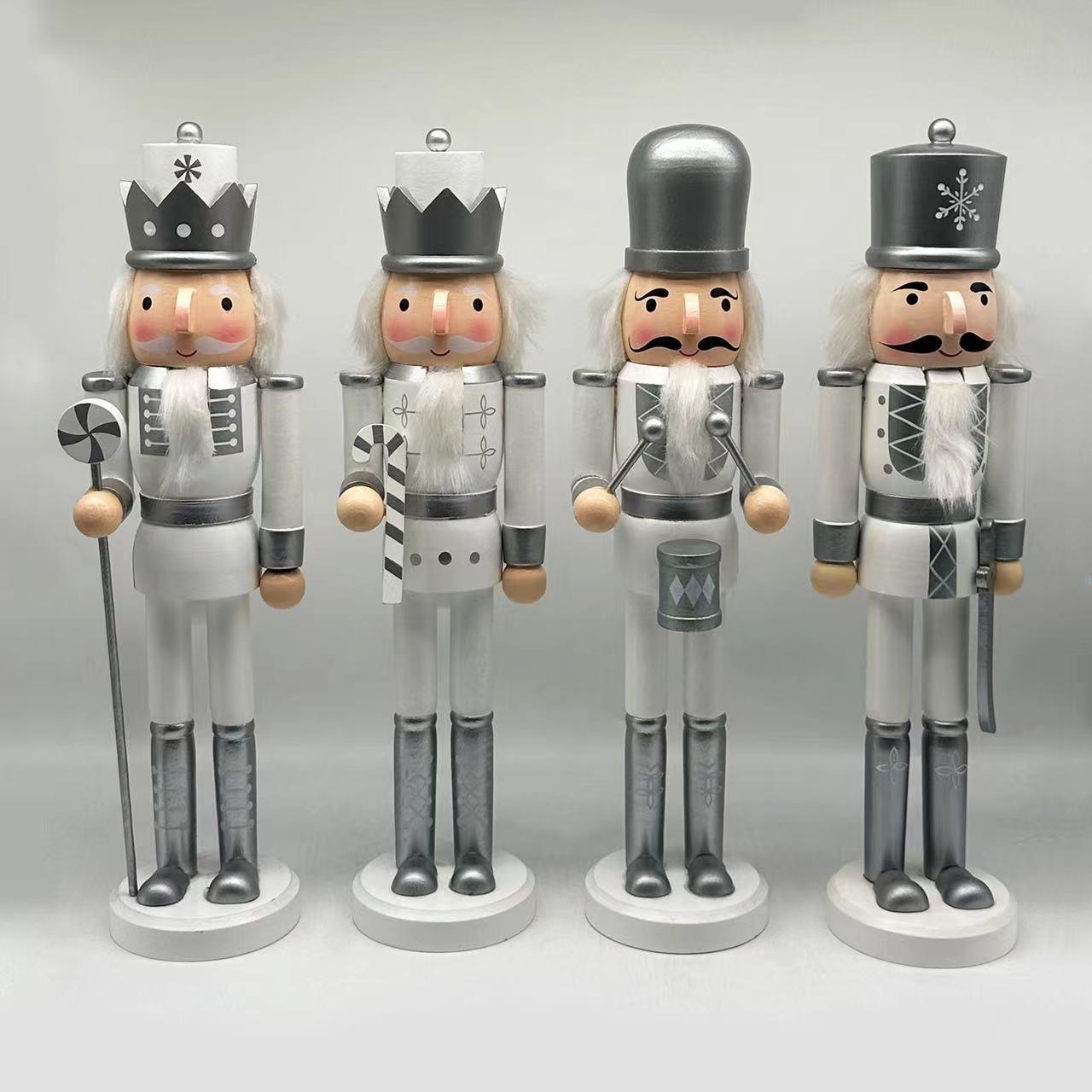 4 pcs Wooden Nutcrackers 36cm