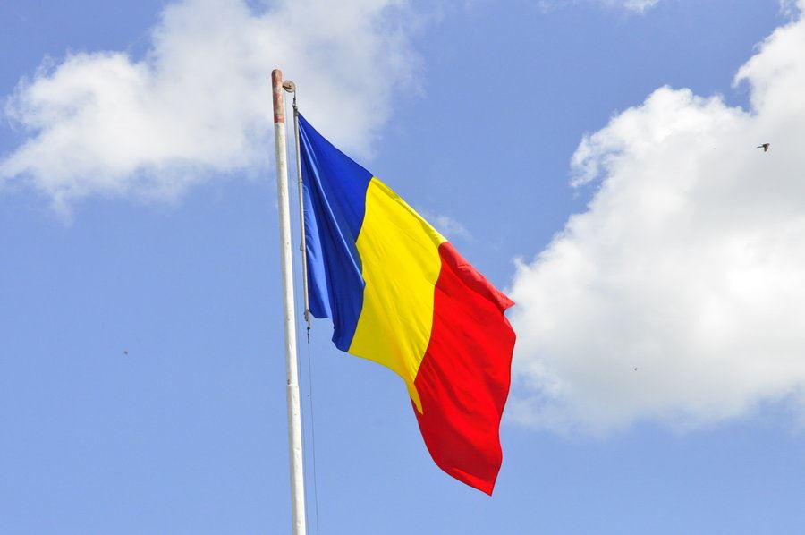 Romania Flag 5x3ft With Eyelets