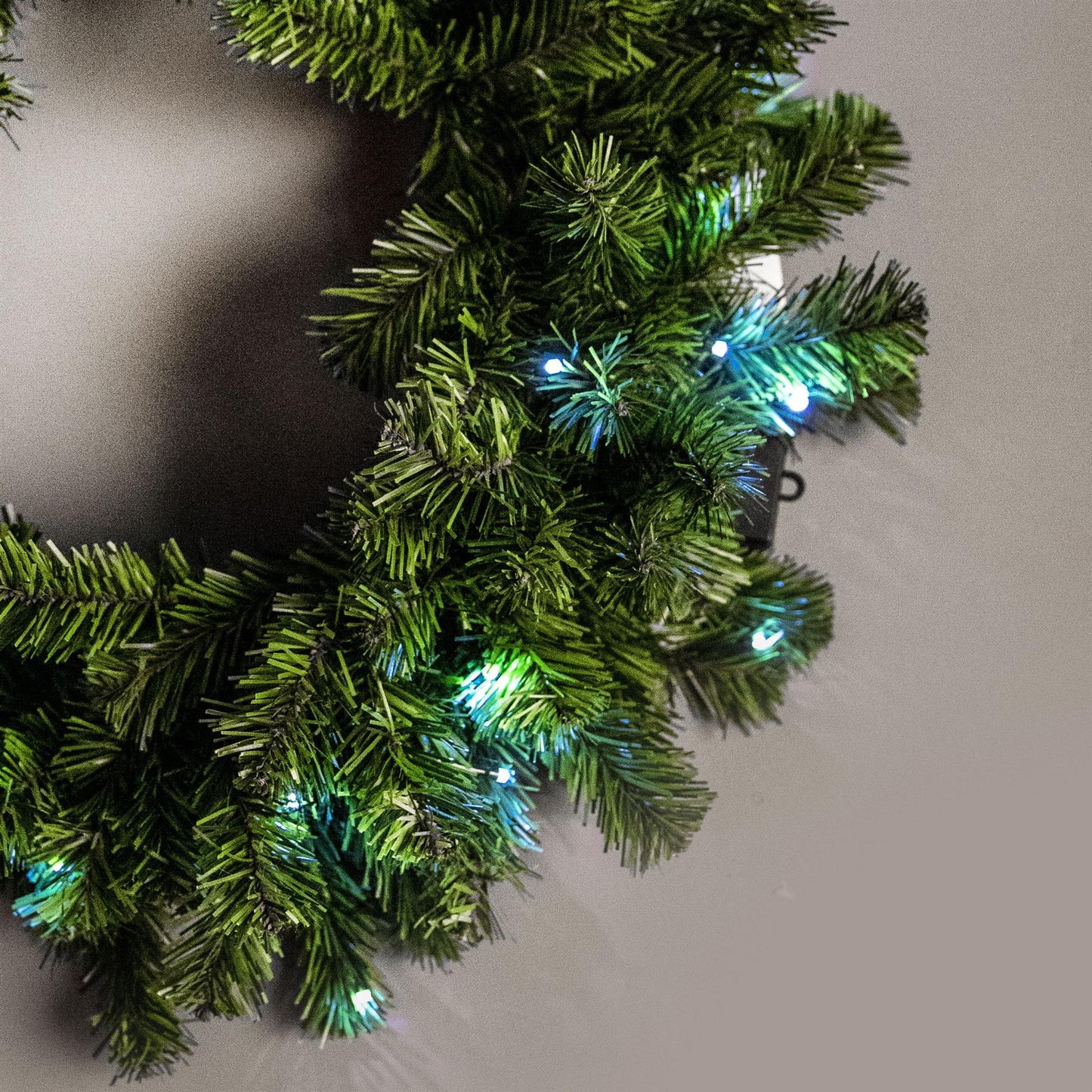 55cm Green Wreath with White LEDs