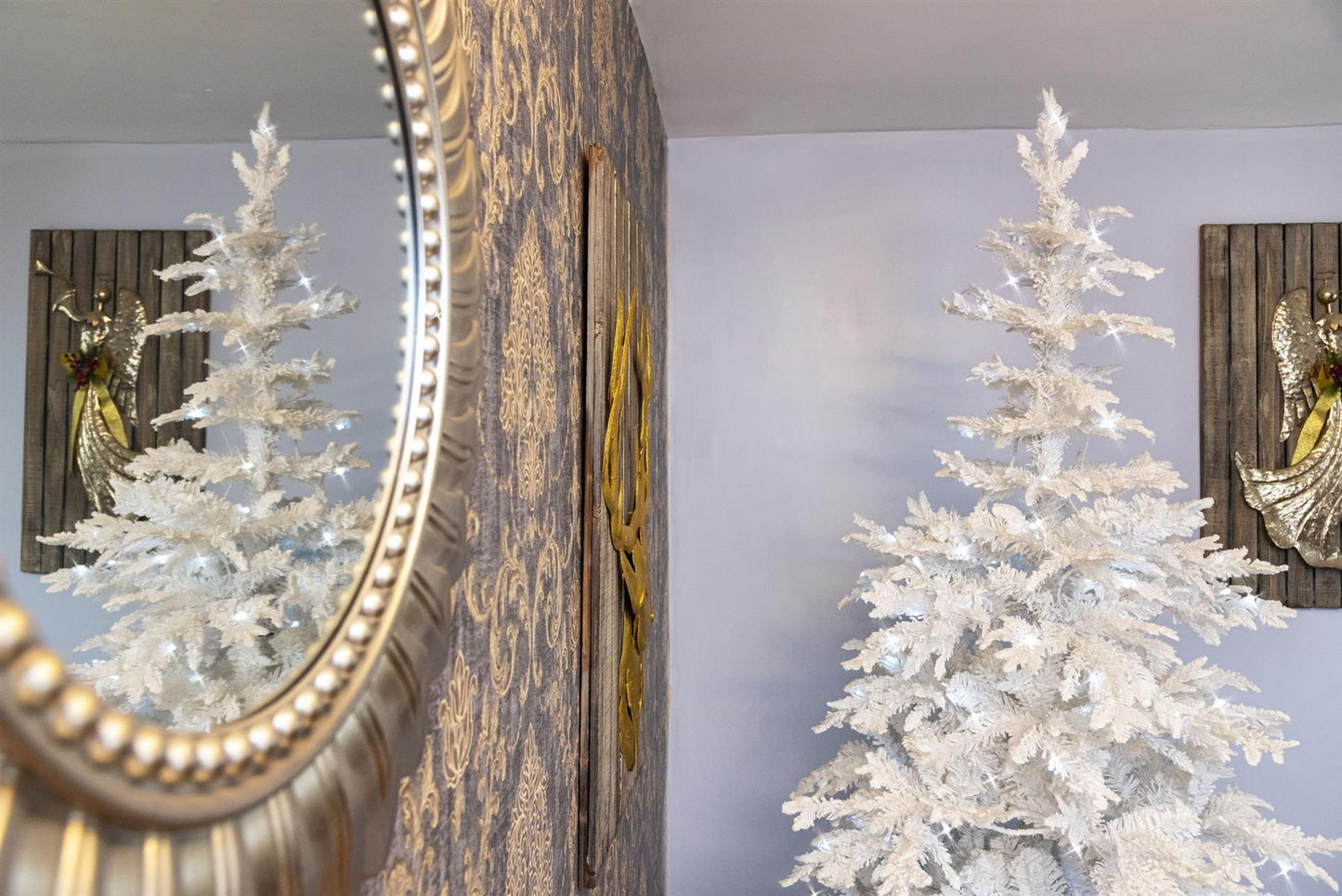 210cm Bavarian Pine White Flocked Pre-Lit LED Christmas Tree - 7ft
