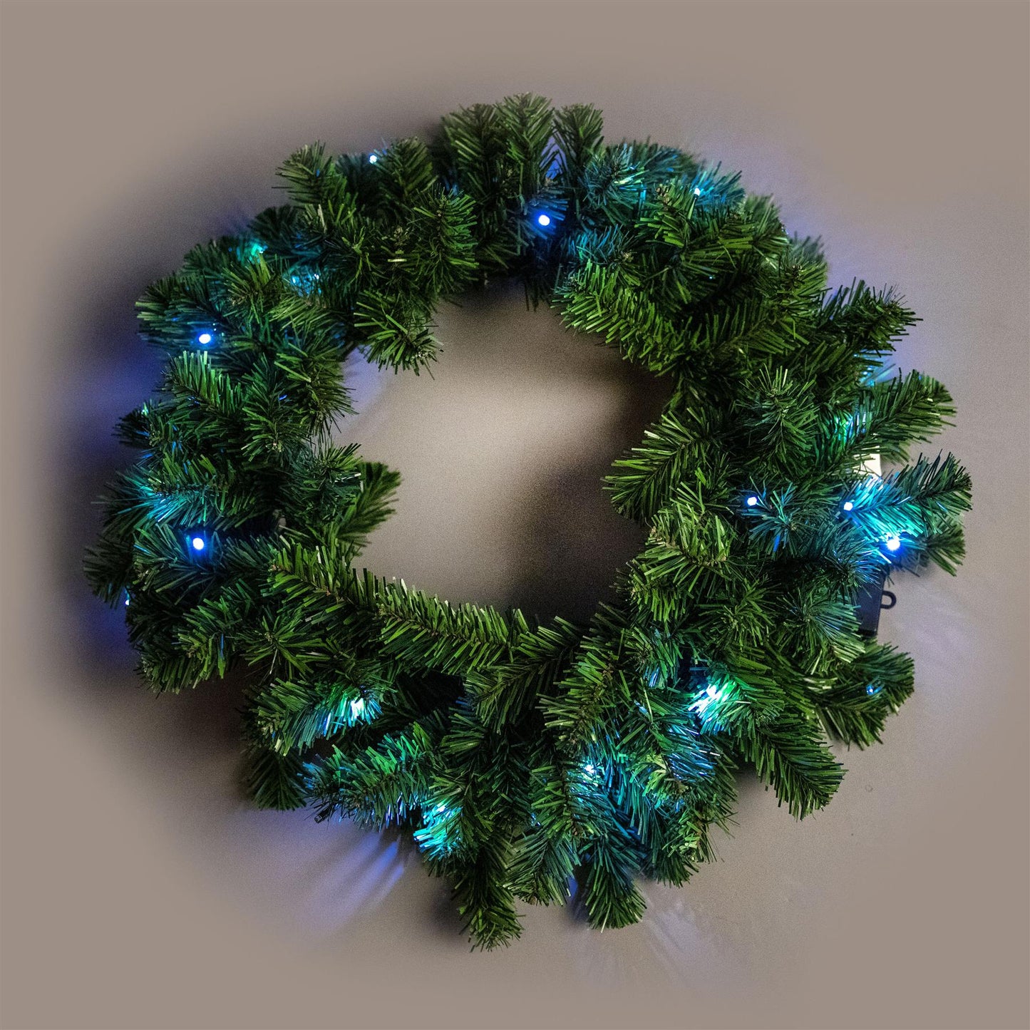 55cm Green Wreath with White LEDs