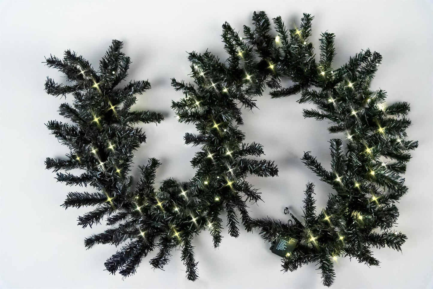 Pre-Lit Alaskan Pine Warm White LEDs Black Garland 200cm