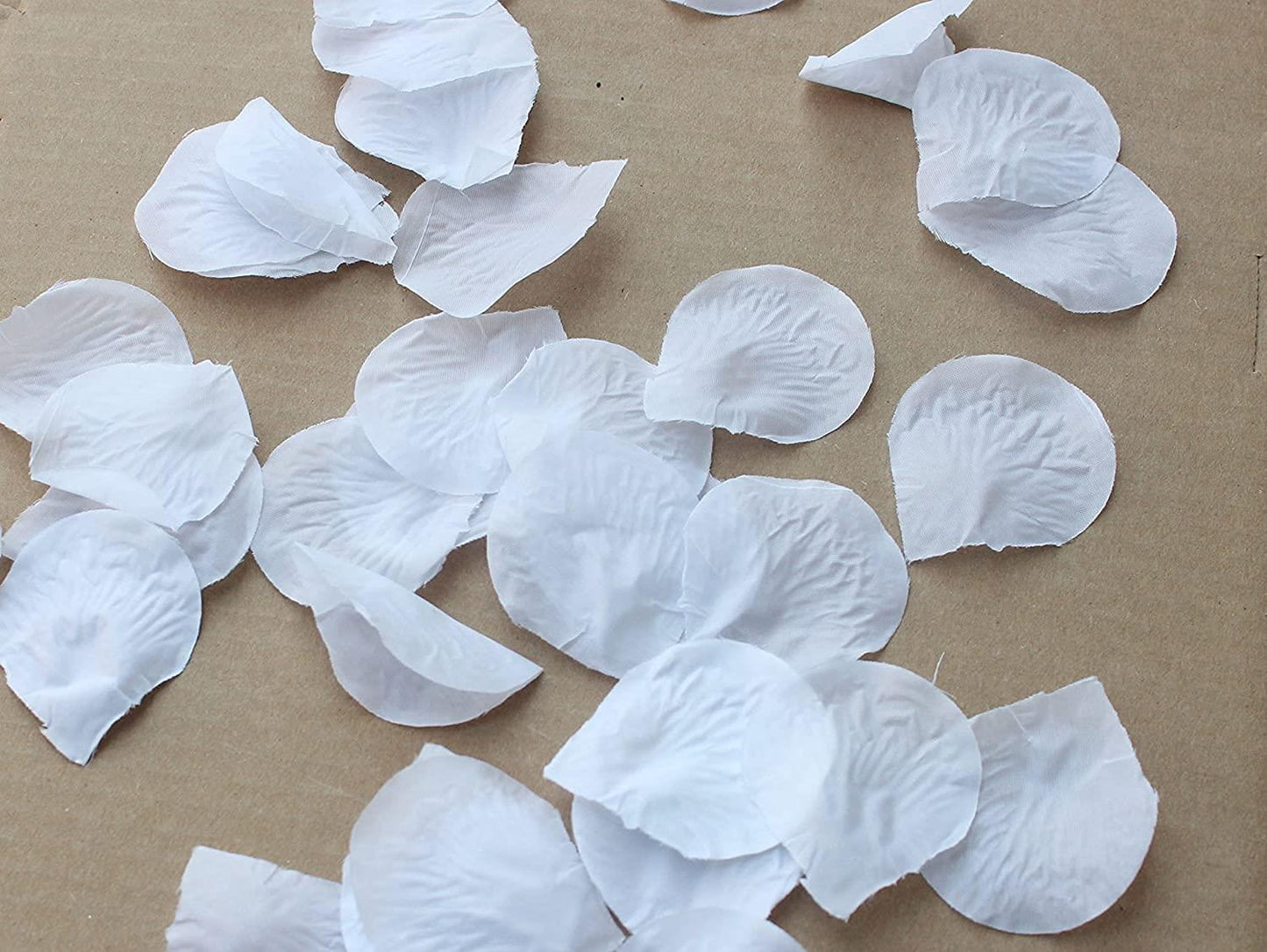 1000 Light White Quality Silk Rose Petals