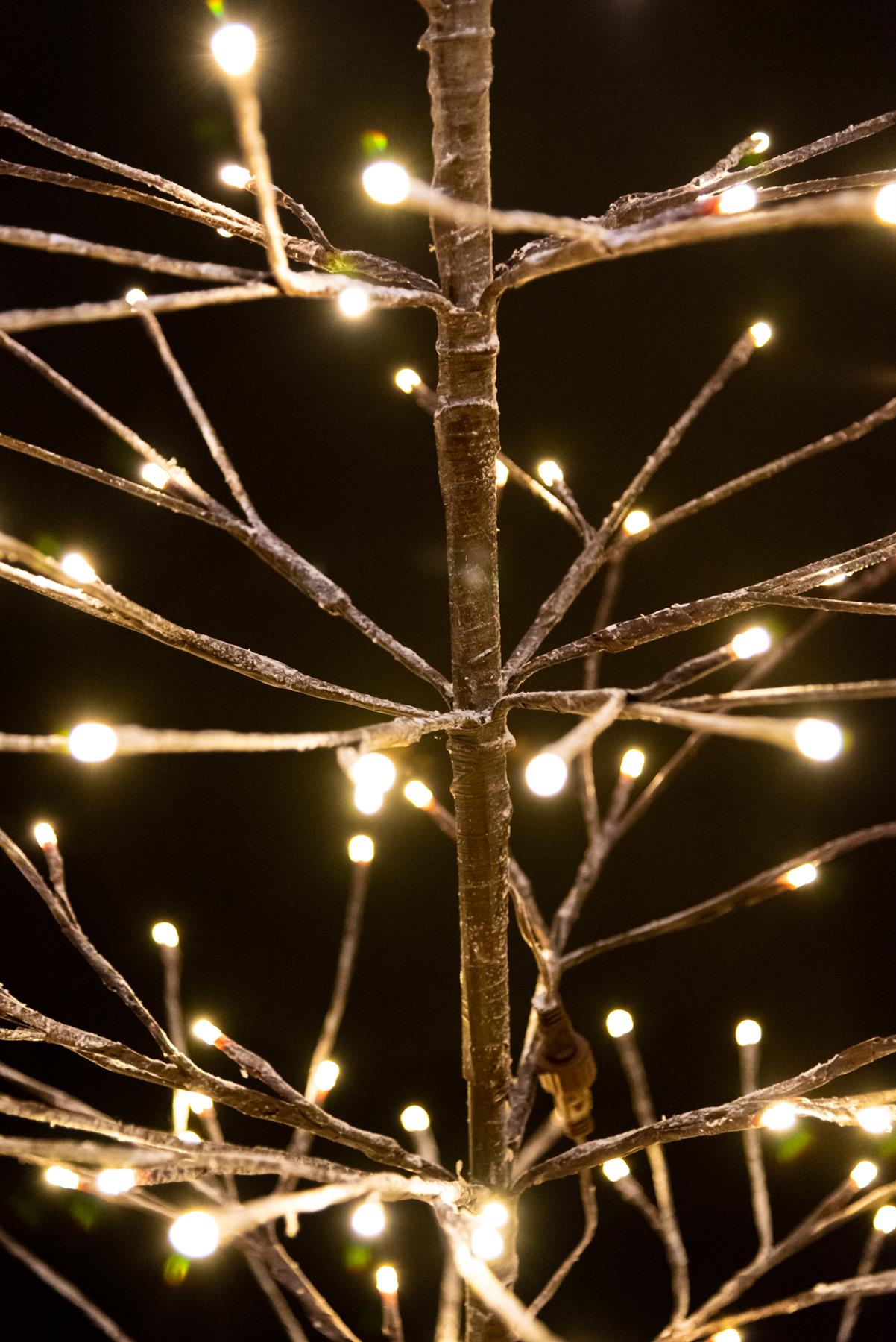 5ft Pre-Lit LED Light Brown Snow Christmas Twig Tree - 150cm