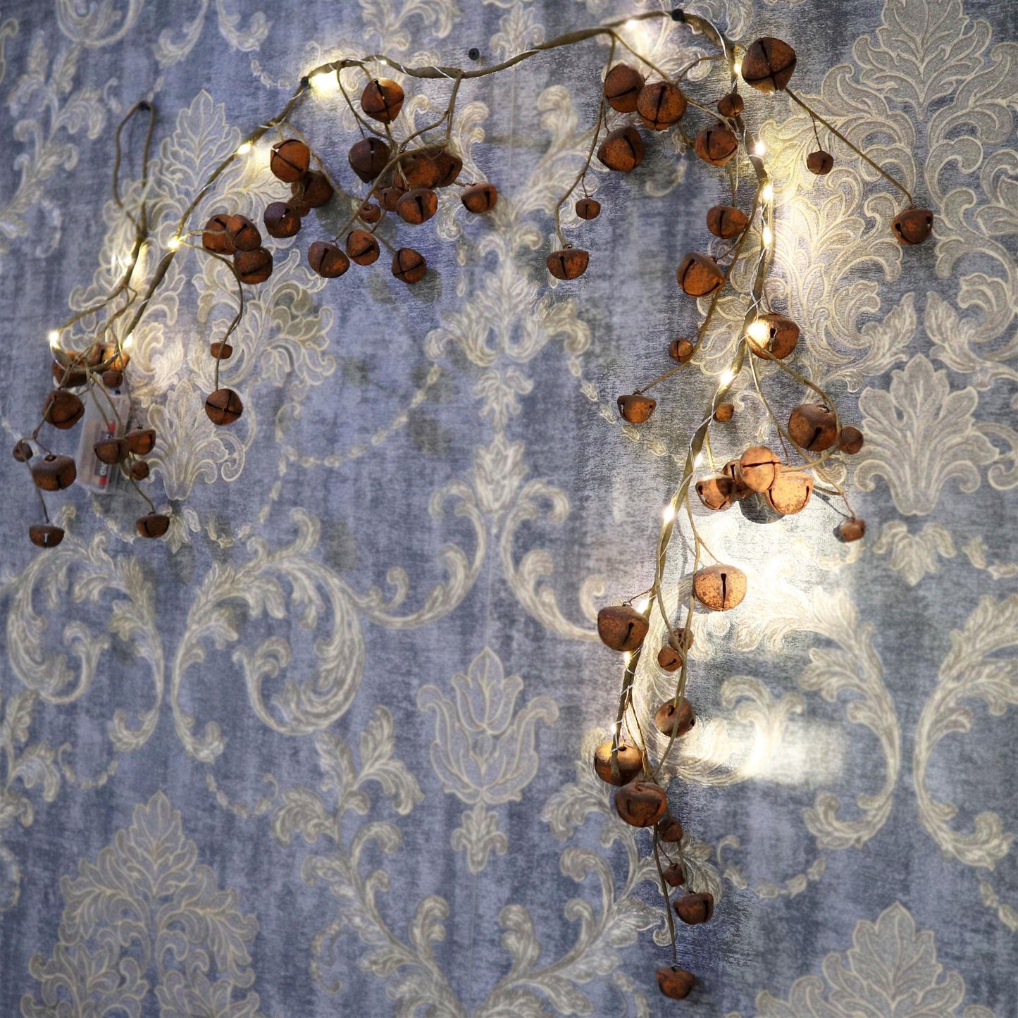 Rusty Bells Garland with 20 LEDs (150cm)