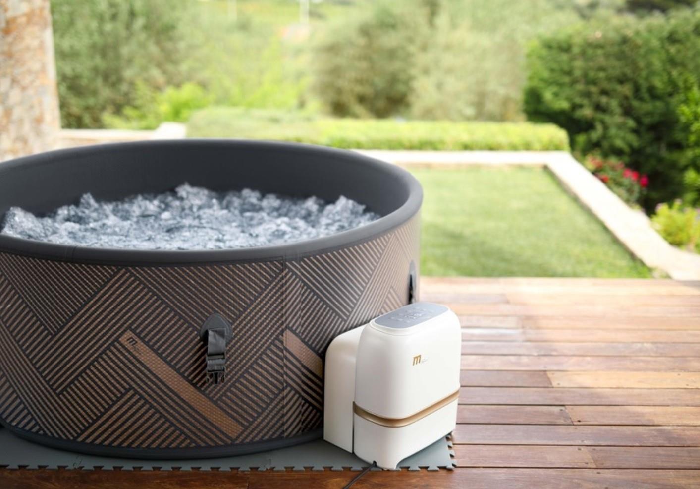 Mono Bubble Hot Tub for 6