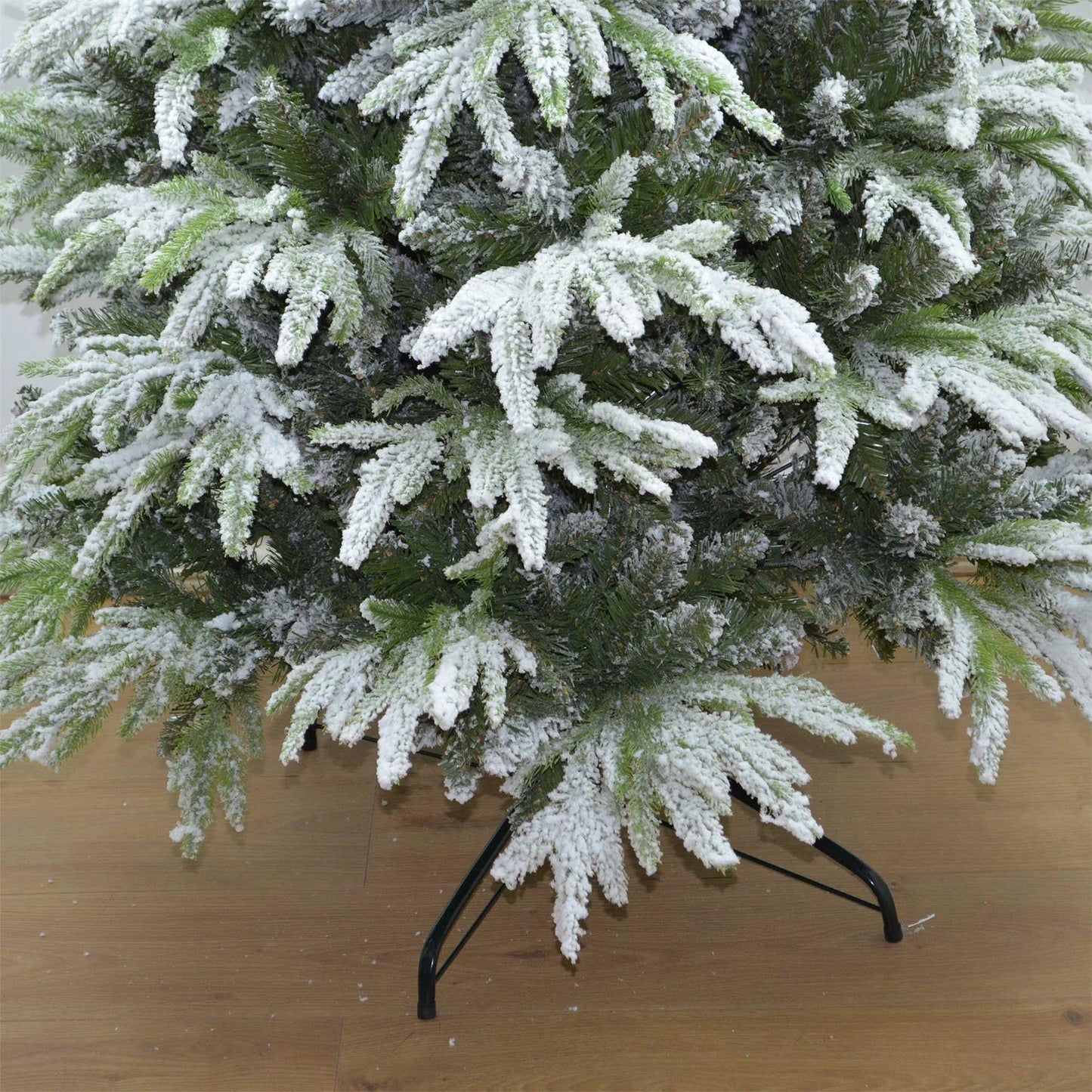 4ft Pre-Lit Lapland Snow Covered Christmas Tree